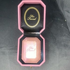 Highlighter - too faced